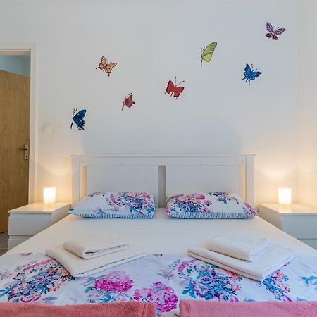 Apartman Antonija Cres Exteriör bild