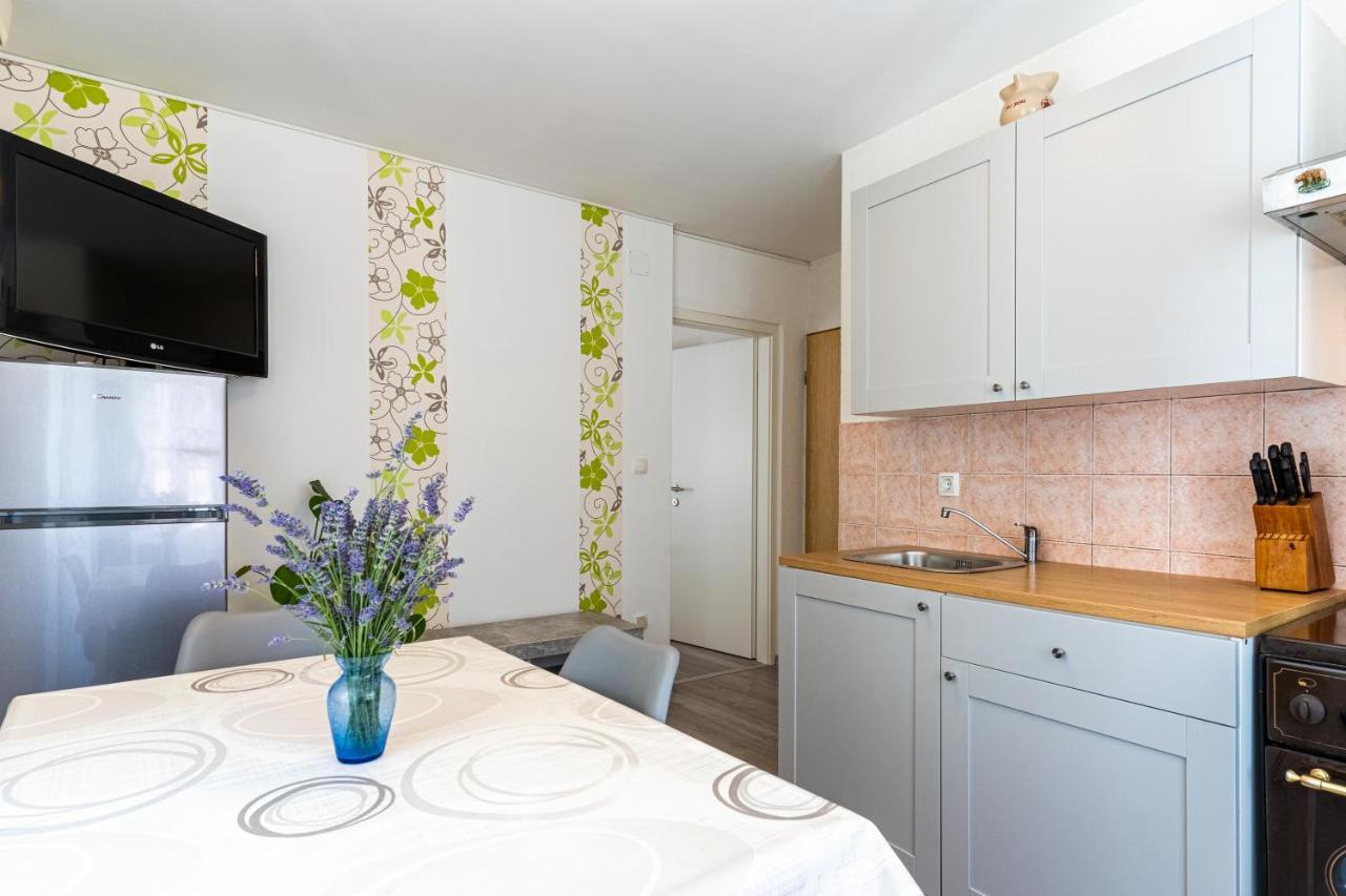 Apartman Antonija Cres Exteriör bild