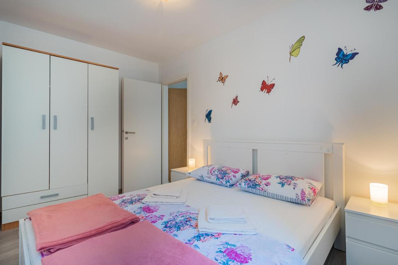 Apartman Antonija Cres Exteriör bild